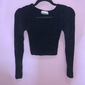 URBAN OUTFITTERS CROP SWEATER